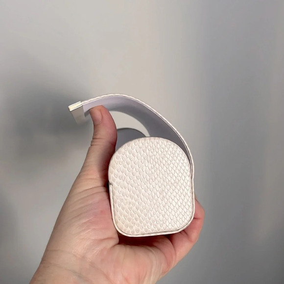 Jimmy Choo sunglasses case - Picture 2 of 3